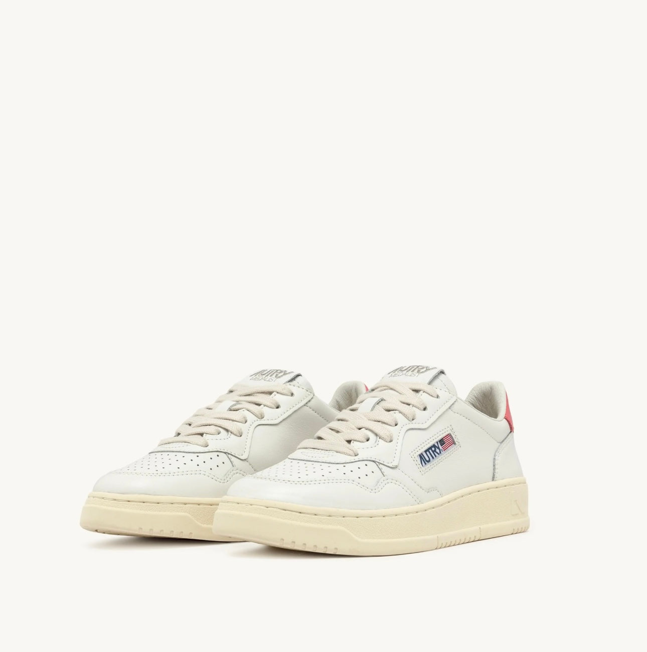 MEDALIST LOW SNEAKERS IN WHITE AND TEAROSE LEATHER - AUTRY