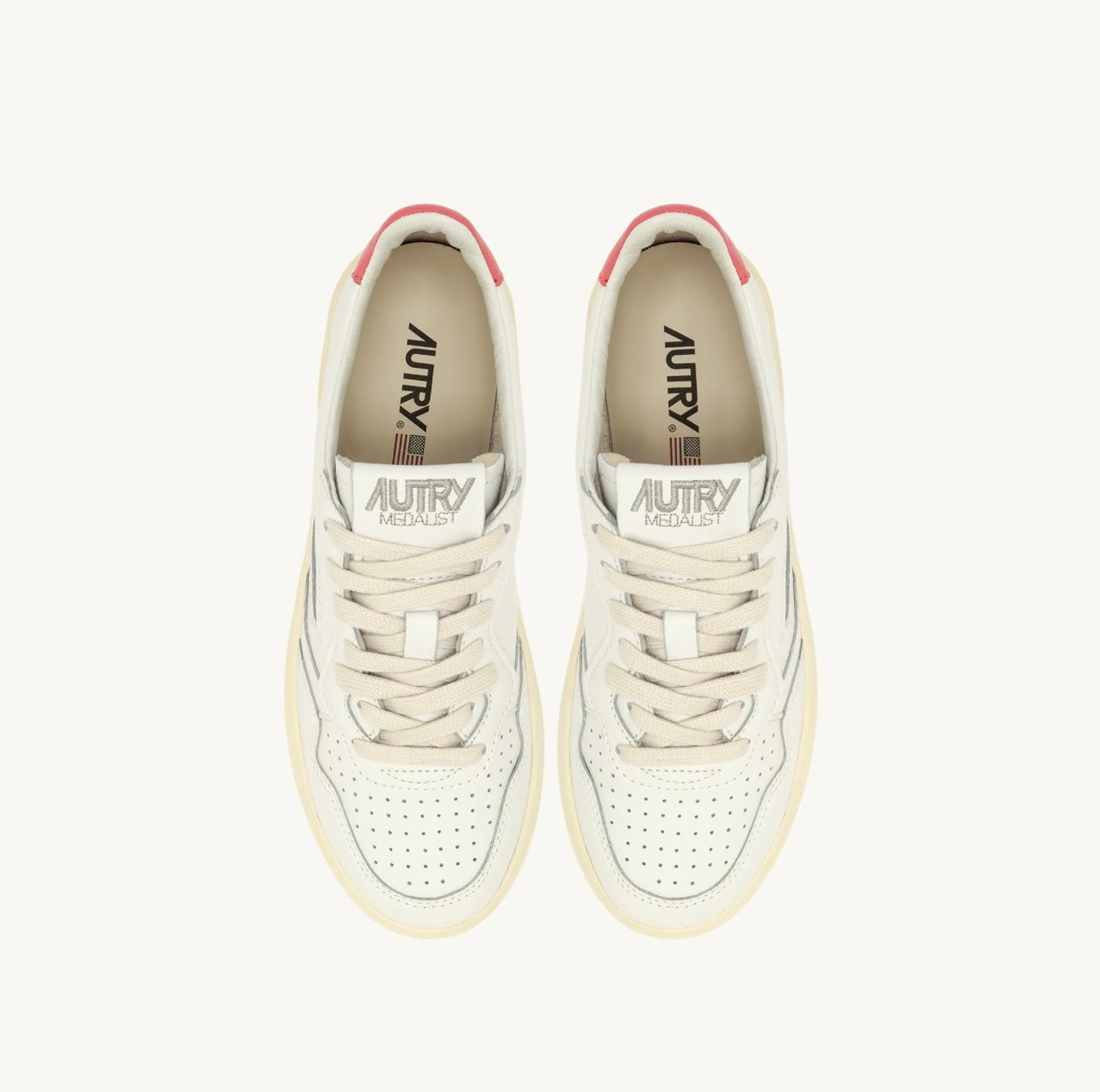 MEDALIST LOW SNEAKERS IN WHITE AND TEAROSE LEATHER - AUTRY