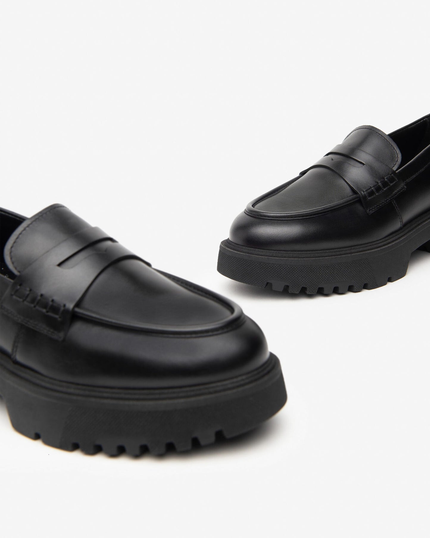 CLASSIC BLACK LOAFER - NERO GIARDINI