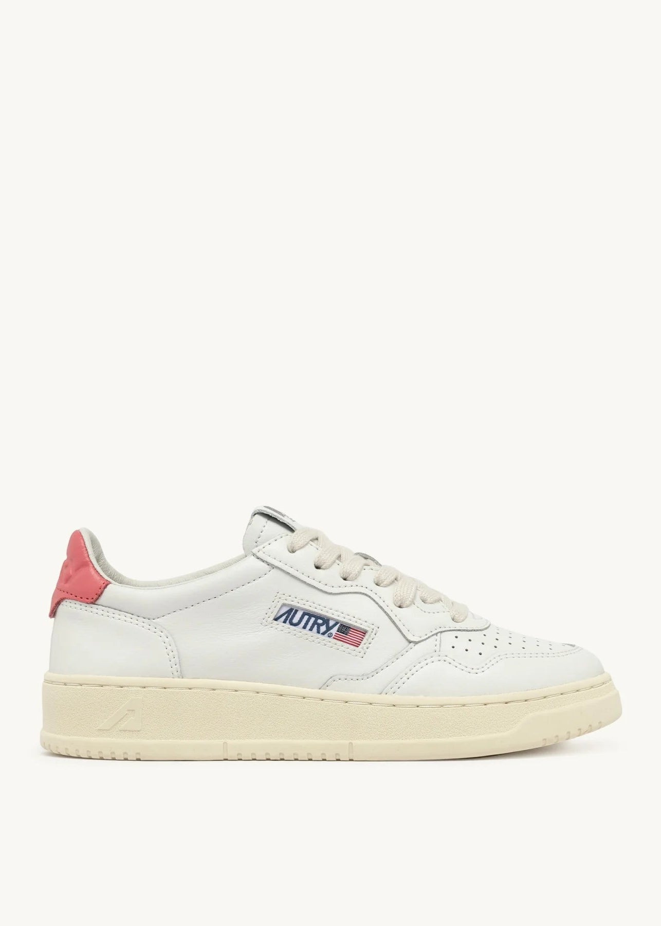 MEDALIST LOW SNEAKERS IN WHITE AND TEAROSE LEATHER - AUTRY