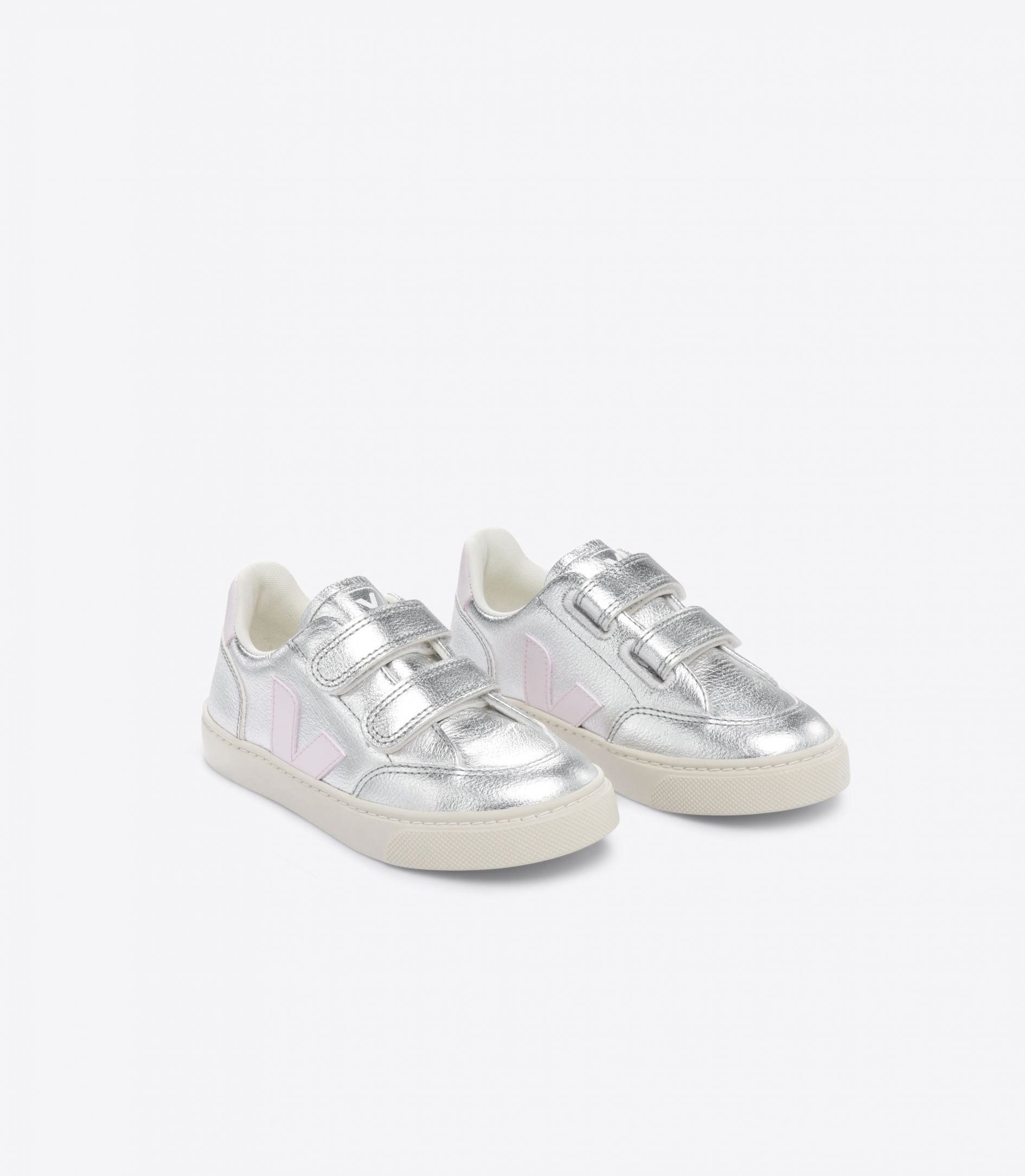 Veja v1 hot sale silver trainers