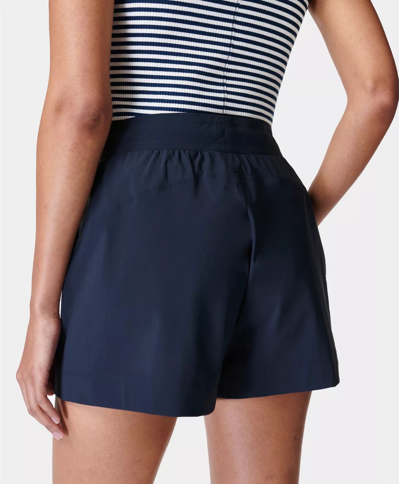 EXPLORER 5.5" SHORT NAVY - SWEATY BETTY